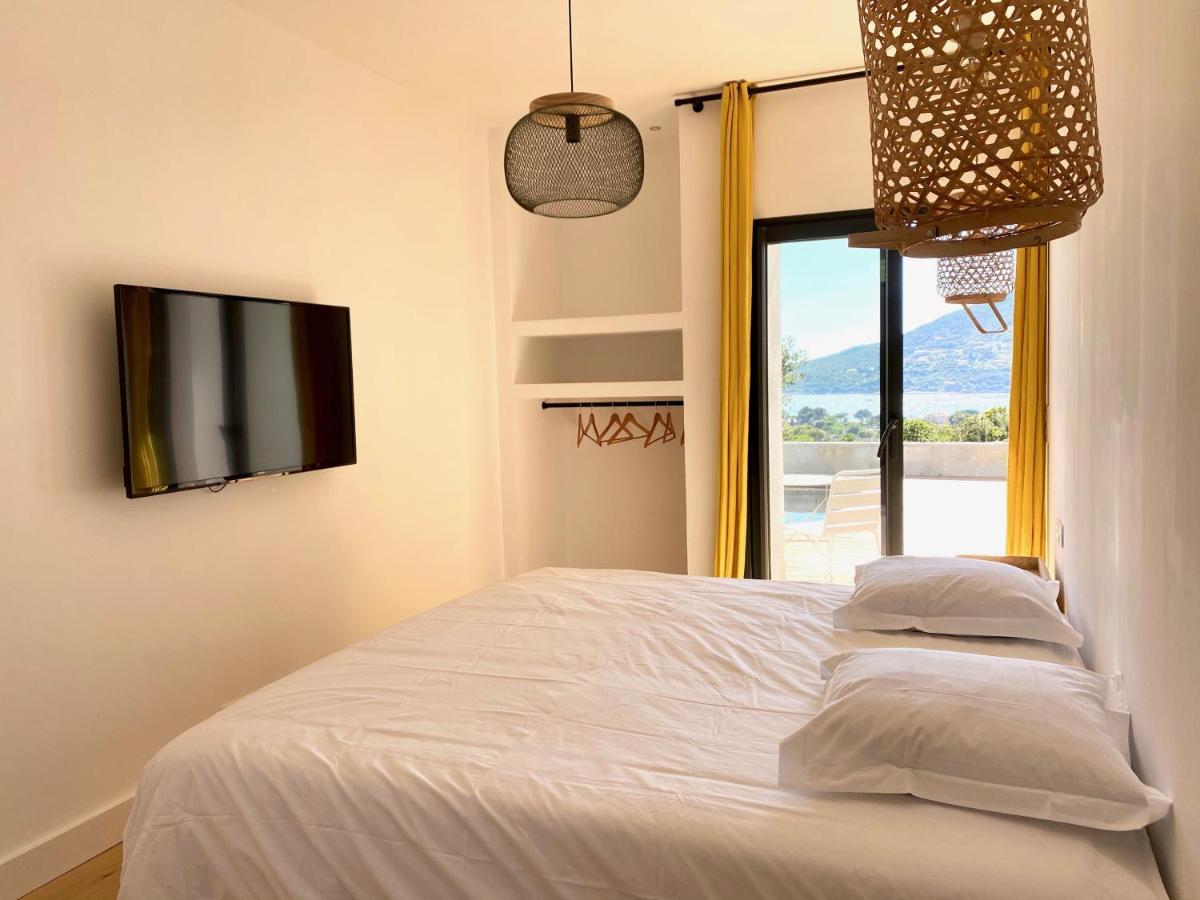 Villas De Standing Avec Magnifique Vue Mer Et Piscines Privees, Sagone Сагон Екстериор снимка