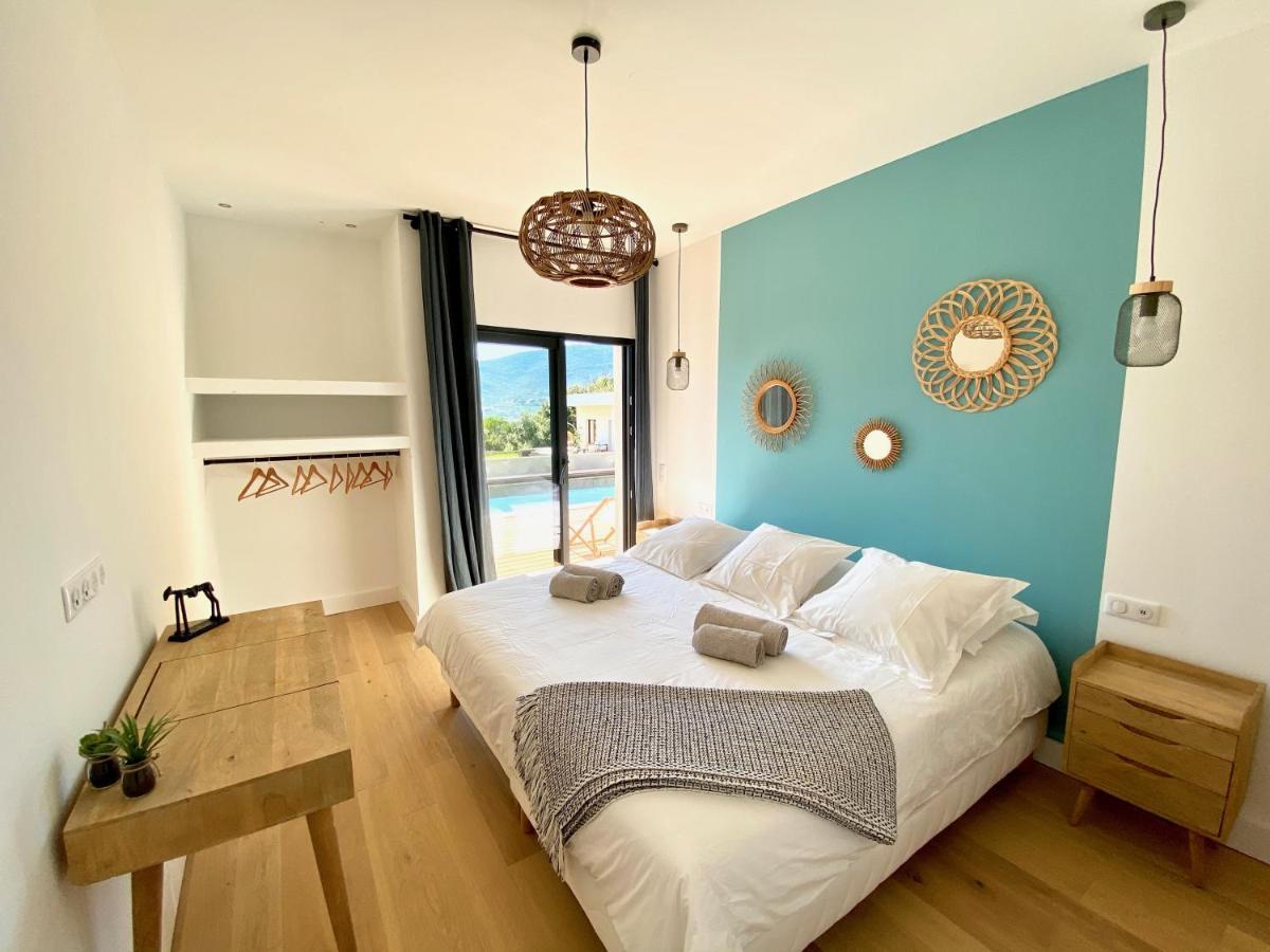 Villas De Standing Avec Magnifique Vue Mer Et Piscines Privees, Sagone Сагон Екстериор снимка