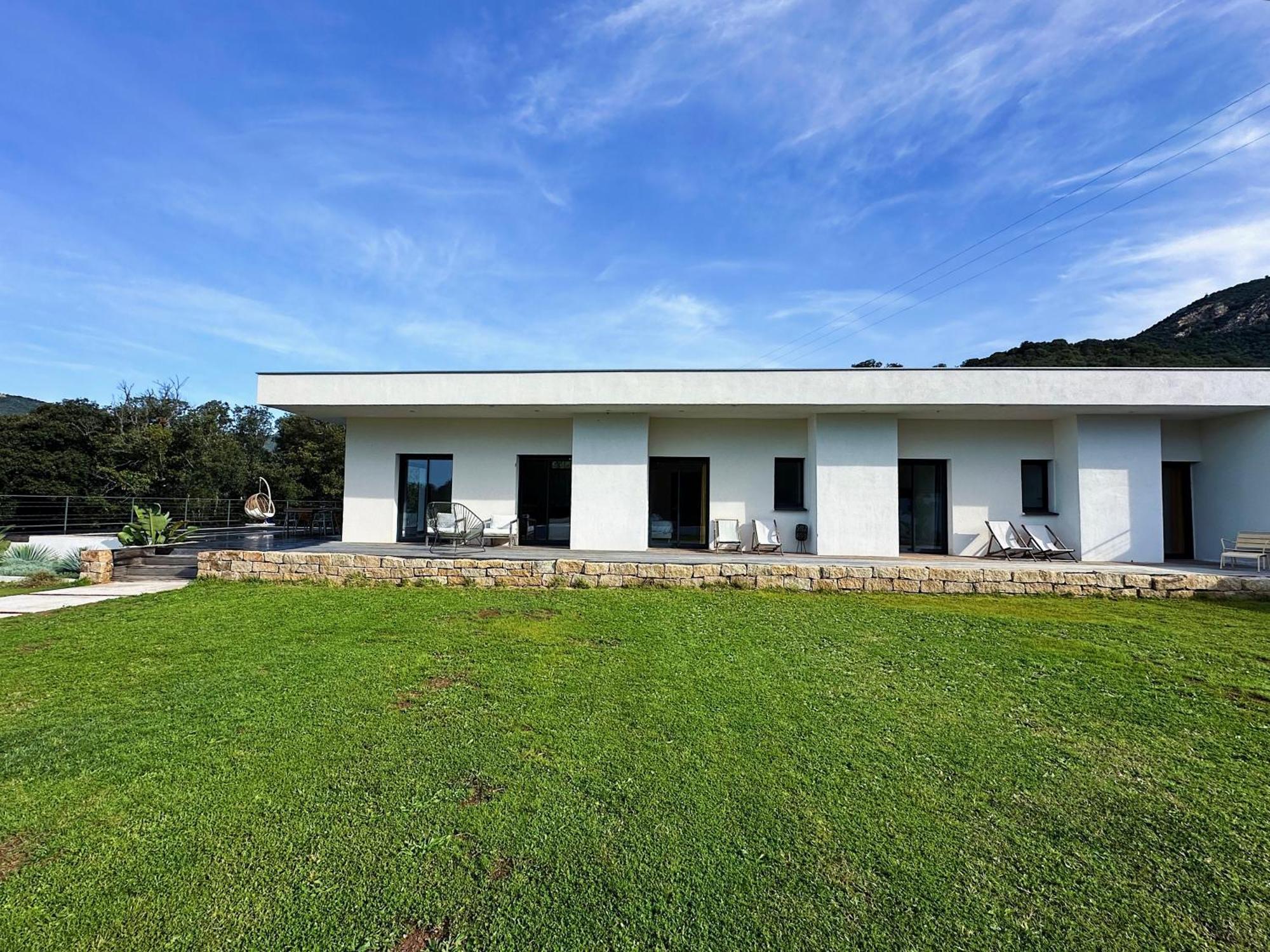 Villas De Standing Avec Magnifique Vue Mer Et Piscines Privees, Sagone Сагон Екстериор снимка